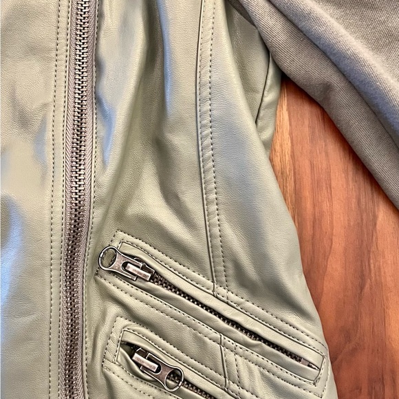 Trendy jacket. - Picture 3 of 3